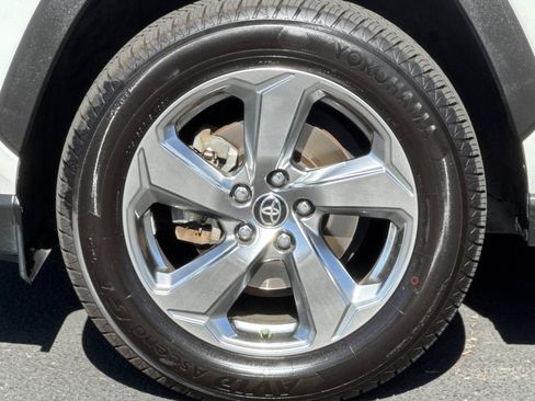 Used 2020 Toyota RAV4 Limited AWD/4WD image 42