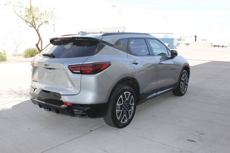 Used 2023 Chevrolet Blazer RS w/ Driver Confidence II Package FWD image 6