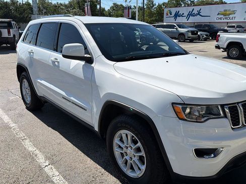 Used 2018 Jeep Grand Cherokee Laredo RWD image 4