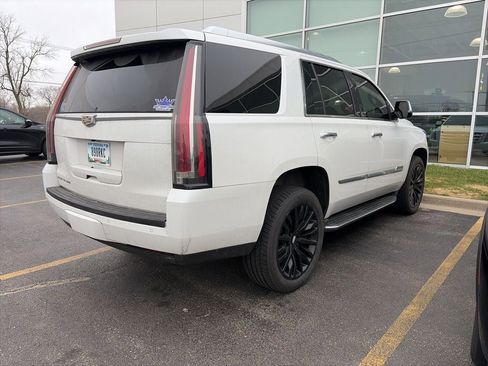 Used 2016 Cadillac Escalade Premium image 6