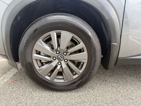 Used 2025 Nissan Pathfinder S image 14