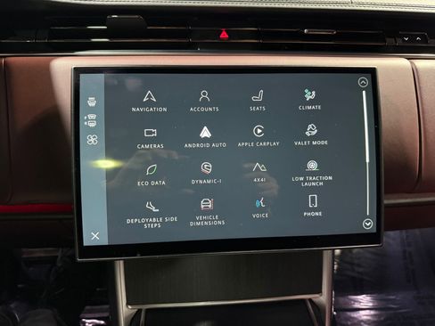 Used 2024 Land Rover Range Rover Long Wheelbase Autobiography image 44