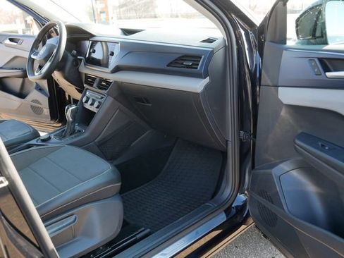 Certified 2022 Volkswagen Taos SE image 20