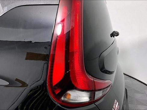 Used 2020 Kia Soul S FWD image 29