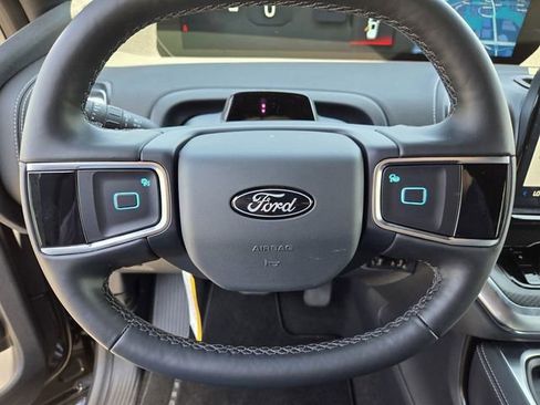 Used 2026 Ford Expedition Platinum w/ Stealth Performance Package AWD/4WD image 16