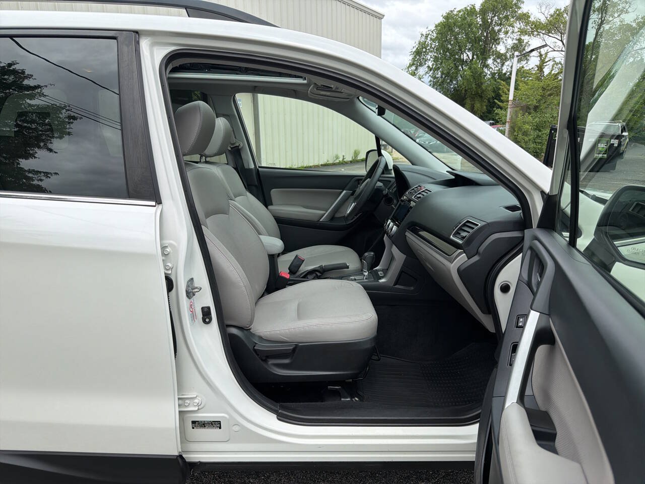 Used 2017 Subaru Forester 2.5i Limited w/ Protection Package #2 AWD/4WD image 38