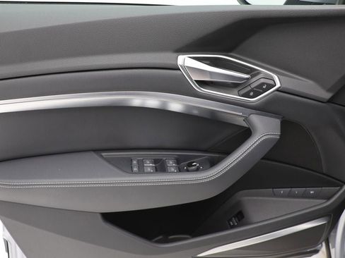 Used 2023 Audi e-tron Premium Plus w/ Premium Plus Package image 13
