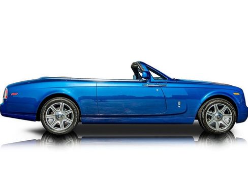 Used 2010 Rolls-Royce Phantom Drophead Coupe RWD image 2