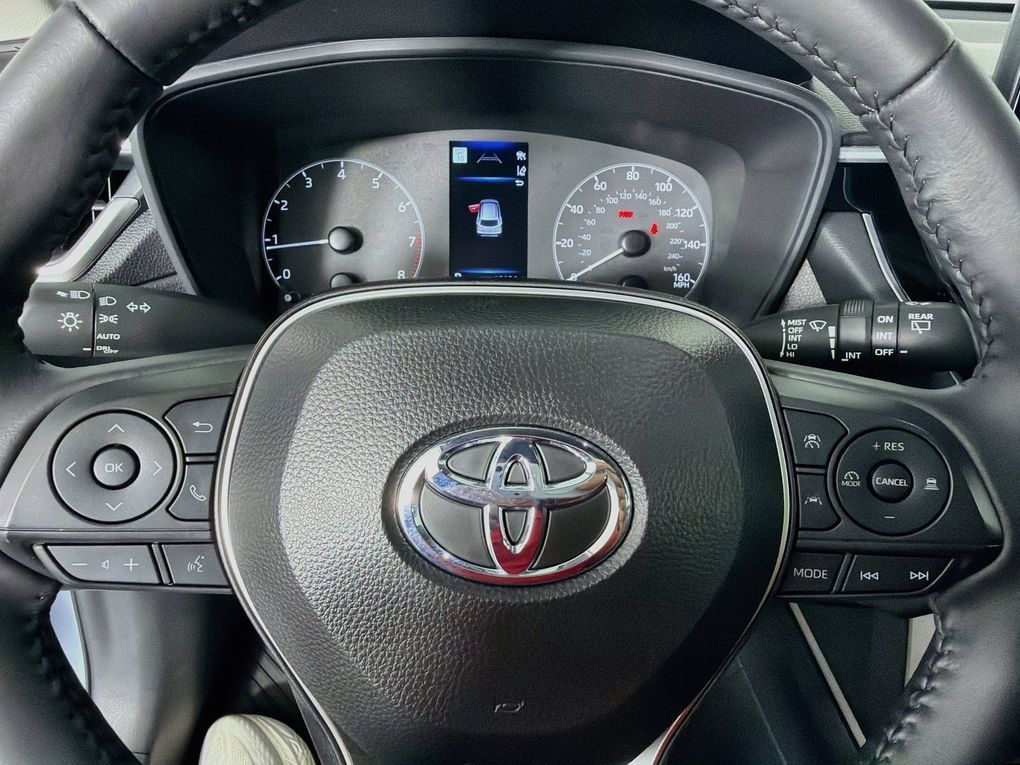 Used 2024 Toyota Corolla Cross LE FWD image 16
