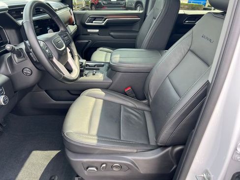 Certified 2025 GMC Sierra 1500 Denali w/ Denali Reserve Package AWD/4WD image 10
