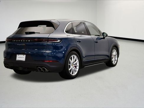 Used 2024 Porsche Cayenne S image 7
