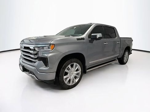 Used 2023 Chevrolet Silverado 1500 High Country w/ High Country Premium Package AWD/4WD image 3