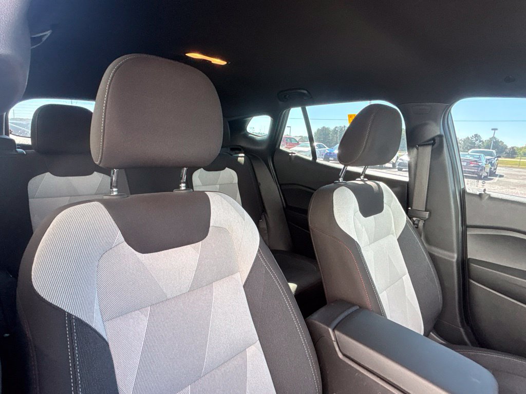 Used 2024 Chevrolet Trax RS FWD image 17
