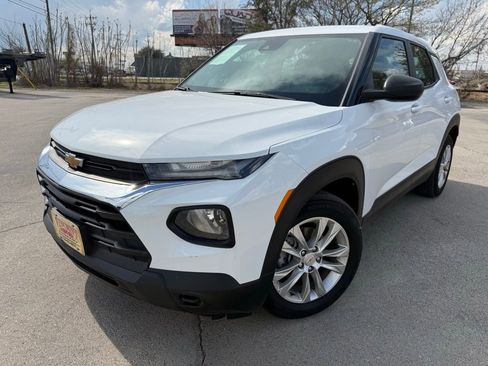 Used 2023 Chevrolet TrailBlazer LS image 1