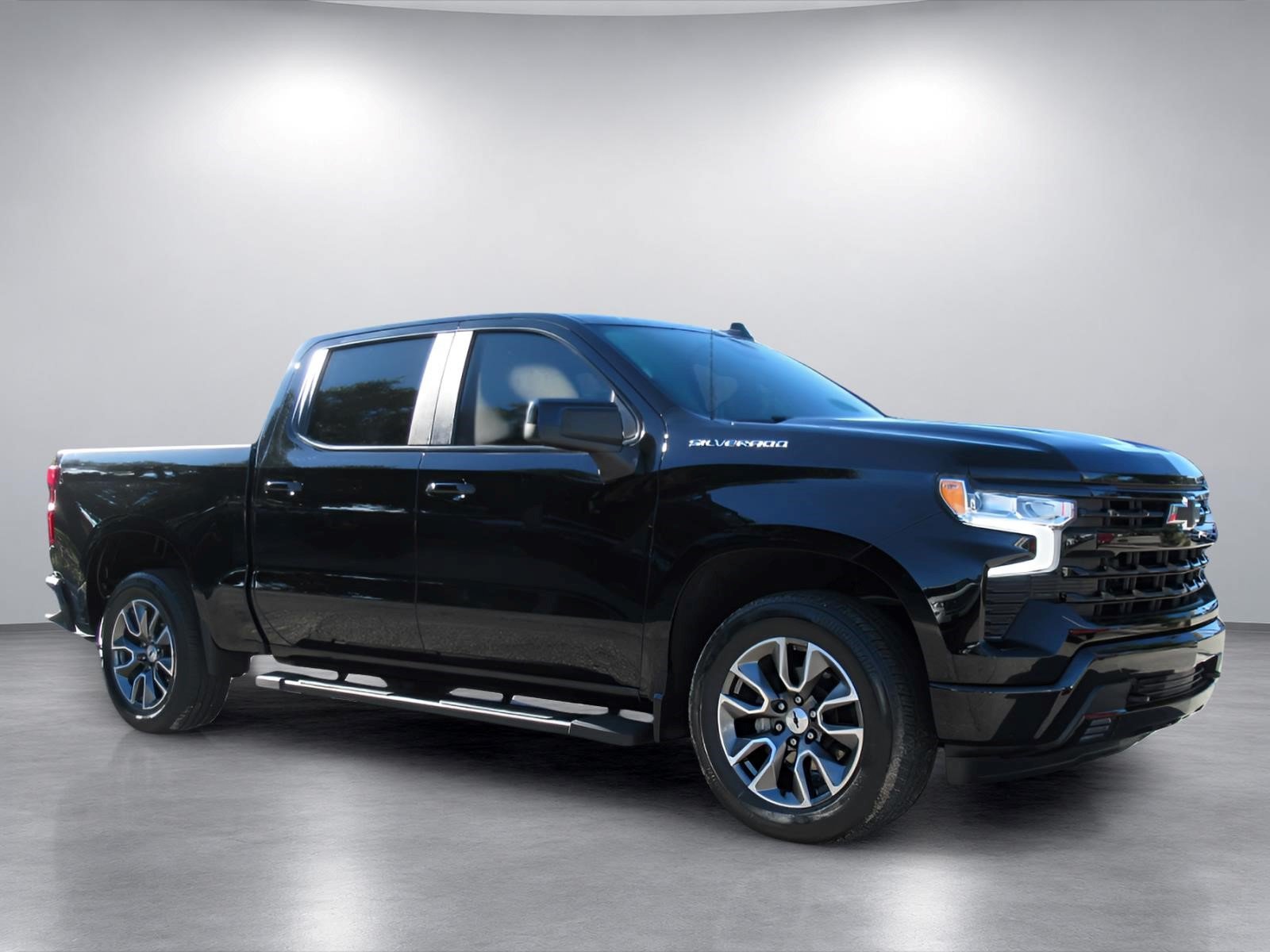Used 2023 Chevrolet Silverado 1500 RST RWD image 1
