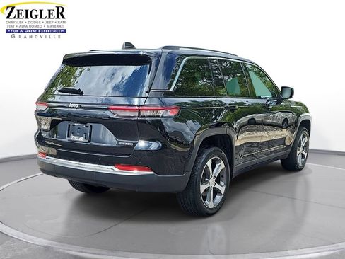 Used 2023 Jeep Grand Cherokee Limited AWD/4WD image 5
