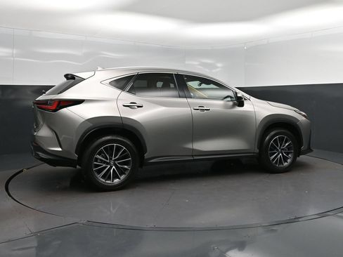 Used 2025 Lexus NX 250 FWD w/ Towing Package (2000 Lbs) image 8