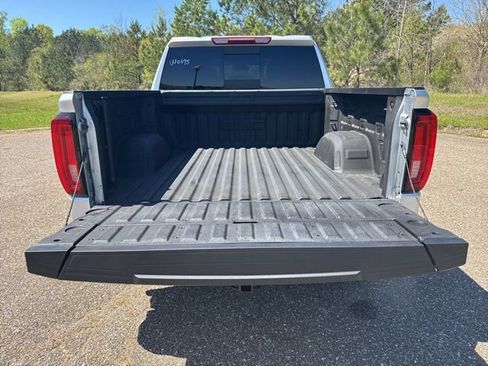 Used 2019 GMC Sierra 1500 SLT w/ SLT Premium Plus Package AWD/4WD image 10
