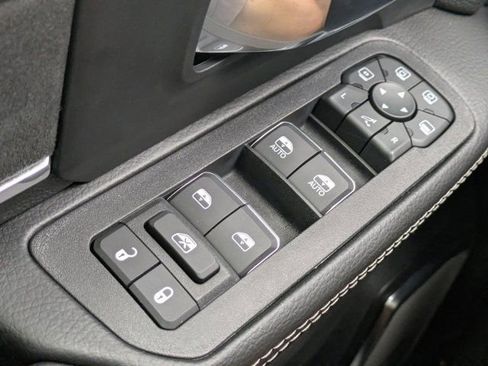 New 2026 RAM 2500 Laramie AWD/4WD image 20