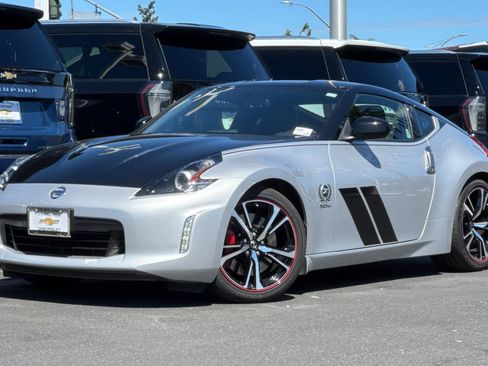 Used 2020 Nissan 370Z Coupe RWD image 9