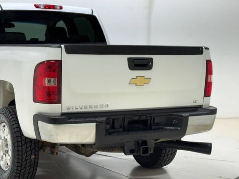 Used 2011 Chevrolet Silverado 2500 LT w/ Interior Plus Package AWD/4WD image 14