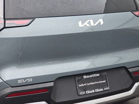 Certified 2024 Kia EV9 Wind AWD/4WD image 15