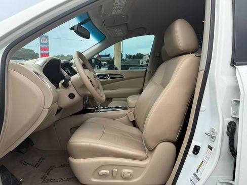 Used 2013 Nissan Pathfinder Platinum FWD image 10