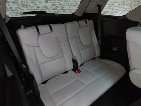 Used 2025 Ford Explorer Platinum w/ Ultimate Package image 15