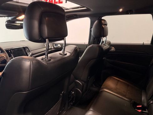 Used 2019 Jeep Grand Cherokee Altitude AWD/4WD image 15