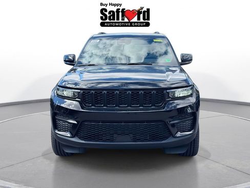 New 2025 Jeep Grand Cherokee Altitude image 7