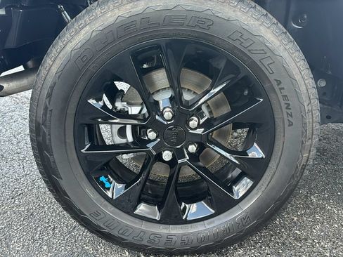 Used 2022 Jeep Wrangler Unlimited Sahara AWD/4WD image 8