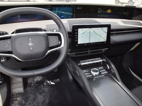 New 2026 Lincoln Nautilus Premier AWD/4WD image 54