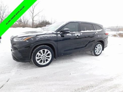 Used 2023 Toyota Highlander Limited image 7