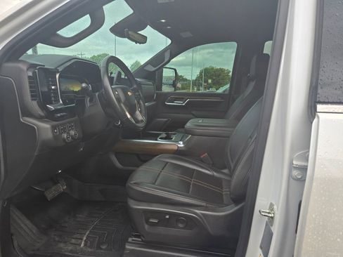 Used 2024 Chevrolet Silverado 3500 High Country w/ High Country Premium Package AWD/4WD image 7