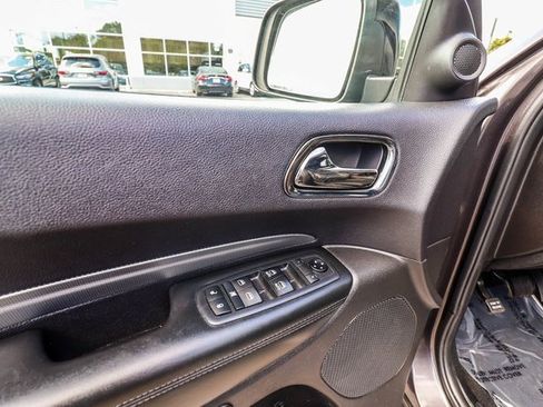 Used 2019 Dodge Durango GT image 39