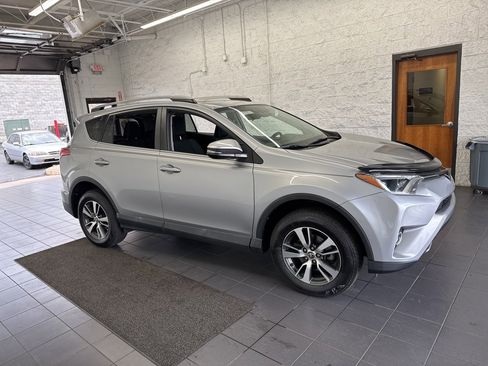Certified 2018 Toyota RAV4 XLE image 1
