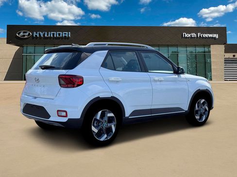 New 2026 Hyundai Venue SEL image 8