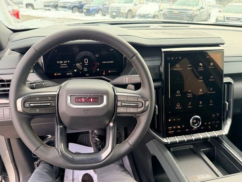 New 2026 GMC Acadia AT4 w/ Luxury Package AWD/4WD image 17