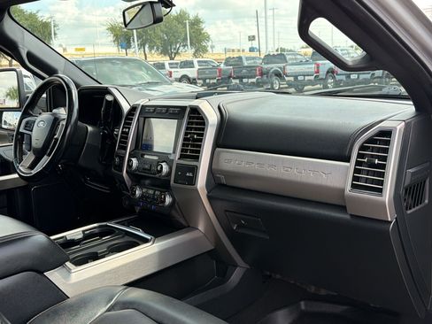 Certified 2021 Ford F250 Platinum w/ FX4 Off-Road Package AWD/4WD image 30