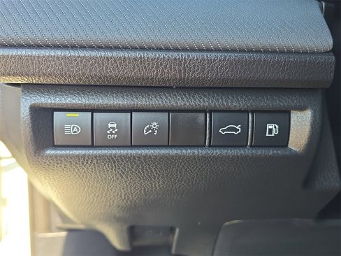 Used 2025 Toyota Camry SE w/ Convenience Package image 21