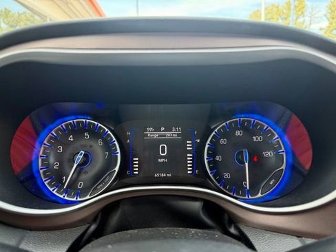 Used 2023 Chrysler Voyager LX FWD image 34