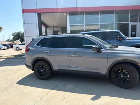 Used 2025 Honda CR-V Sport image 4