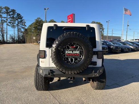 Used 2015 Jeep Wrangler Unlimited Sahara w/ Connectivity Group image 7