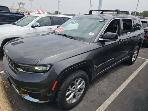 Used 2022 Jeep Grand Cherokee L Limited AWD/4WD image 2