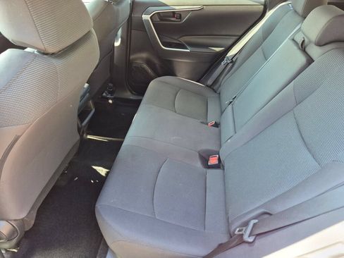 Used 2021 Toyota RAV4 LE AWD/4WD image 15