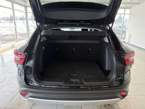 Certified 2025 Chevrolet Trax LT w/ LT Convenience Package image 15