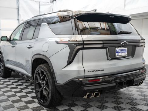 Used 2024 Chevrolet Traverse RS FWD image 6