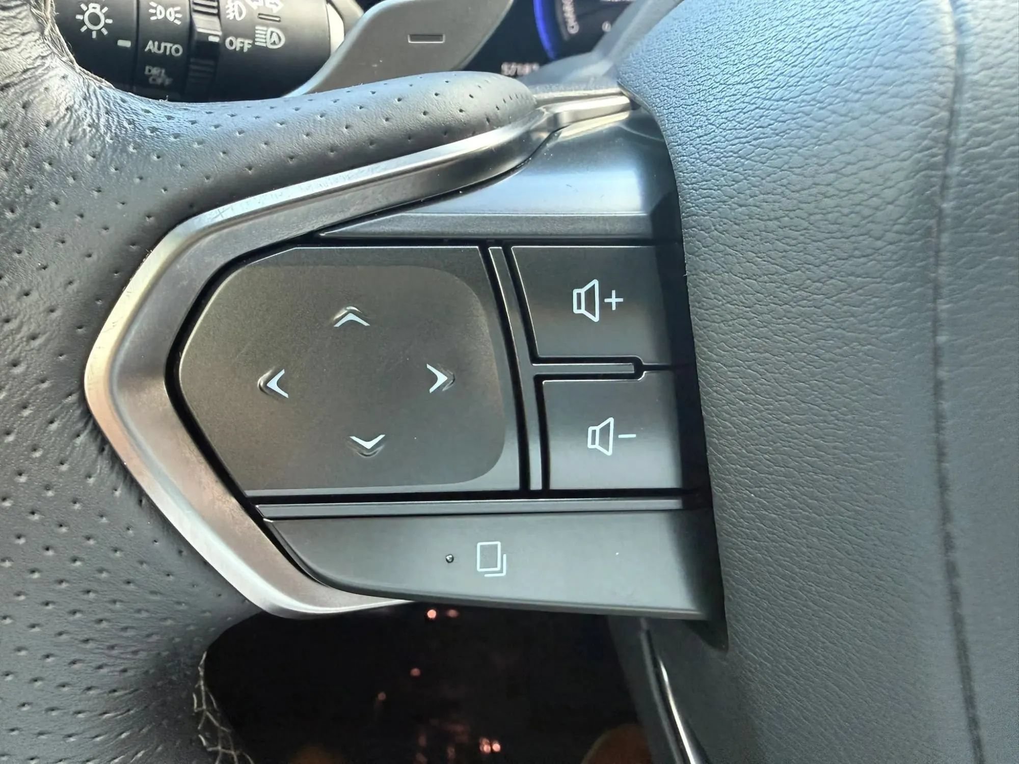 Used 2023 Lexus RX 500h F Sport w/ Cold Area Package AWD/4WD image 11