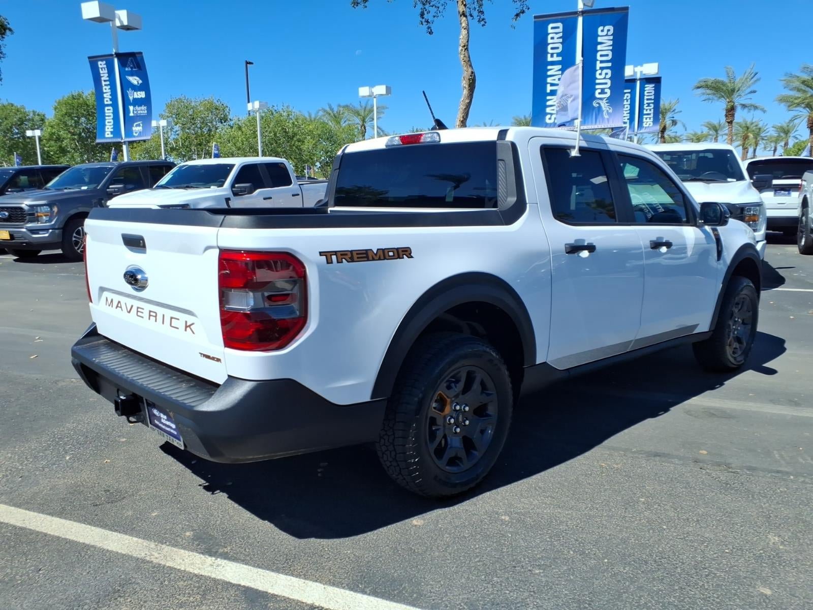 Certified 2024 Ford Maverick Tremor w/ Tremor Off-Road Package AWD/4WD image 4