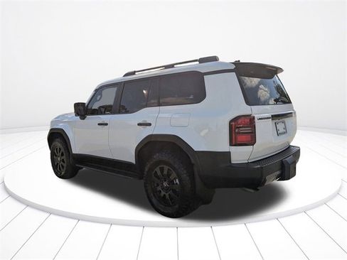 Used 2024 Toyota Land Cruiser image 5